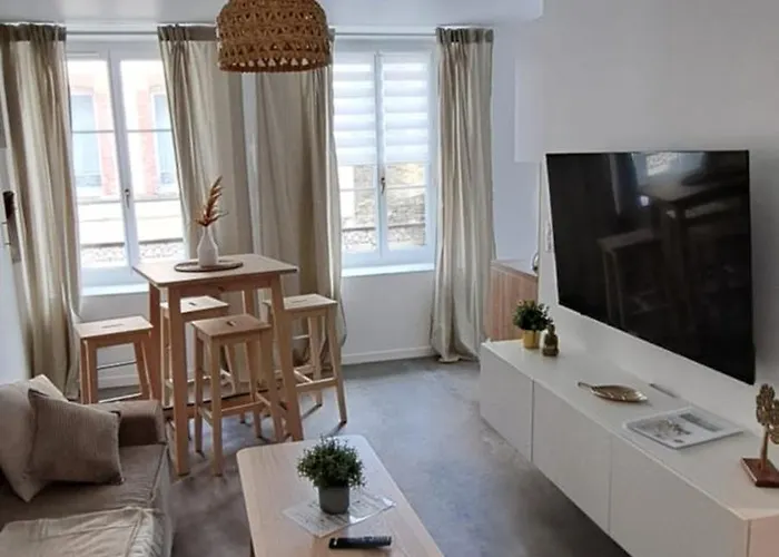 Le Balinais , En Hyper Centre Rue Au Calme Avec Parking *